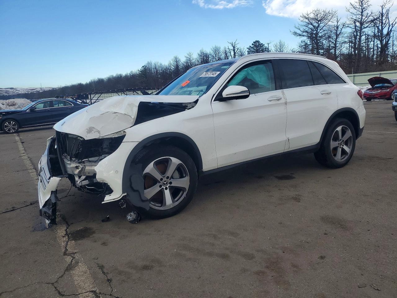 2018 Mercedes-Benz GLC 300, VIN WDC0G4KB4JV076594 — Front end