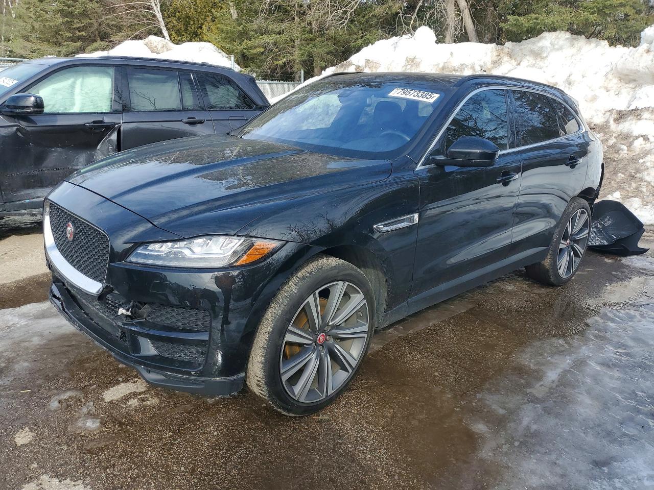 2017 Jaguar F-Pace 35t Prestige, VIN SADCK2BVXHA055447 — Rear end