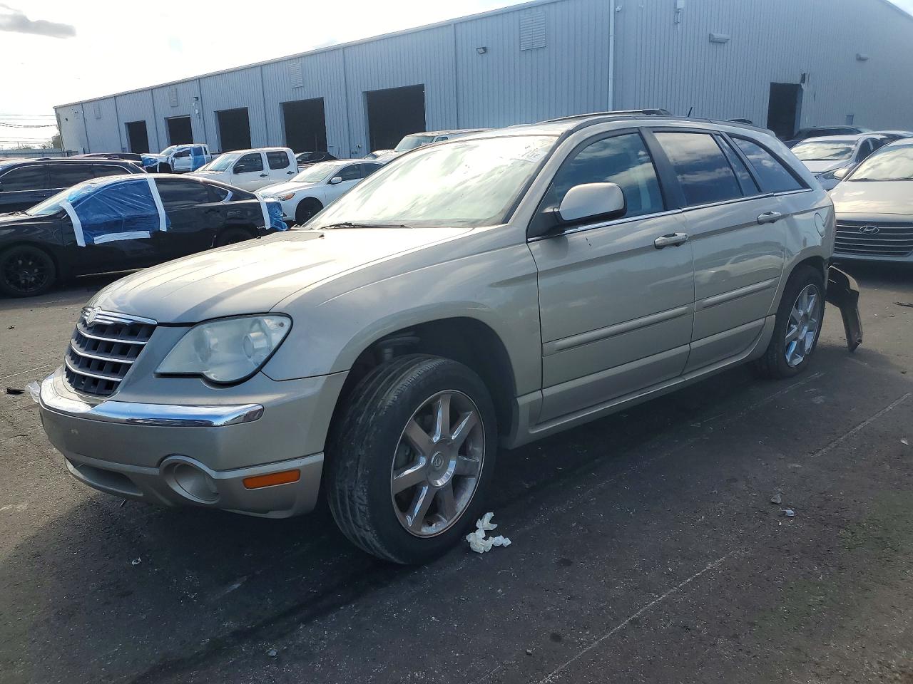 2008 Chrysler Pacifica Limited, VIN 2A8GM78X48R608756 — Rear end