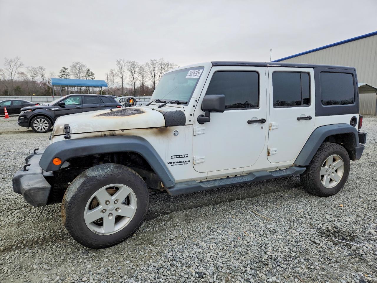 2016 Jeep Wrangler Unlimited Sport RHD, VIN 1C4BJWKG9GL185077 — Пожар в моторном отсеке
