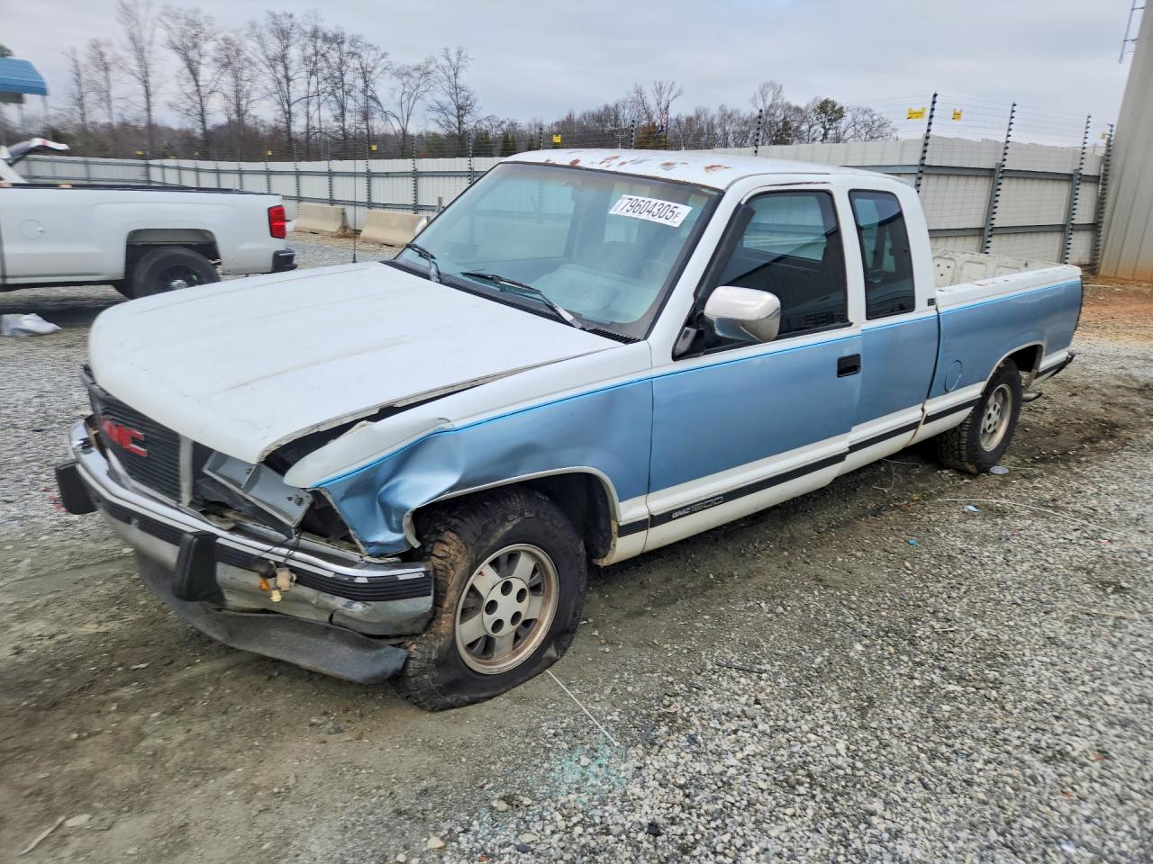 1991 GMC Sierra 1500, VIN 2GTEC19K3M1528262 — Front end