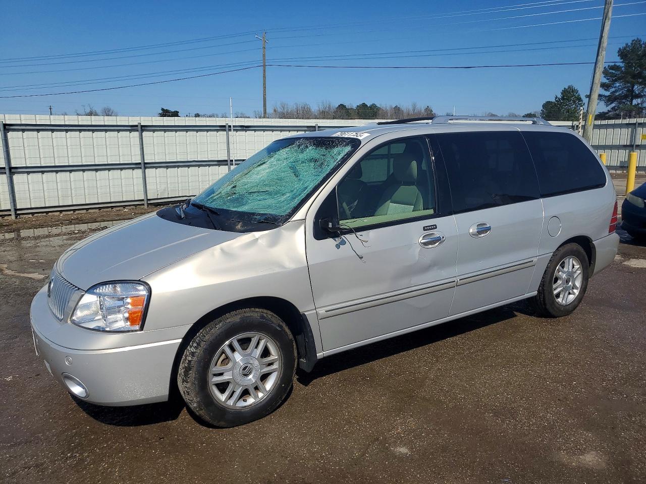 2006 Mercury Monterey Luxury, VIN 2MRDA22256BJ04027 — Side