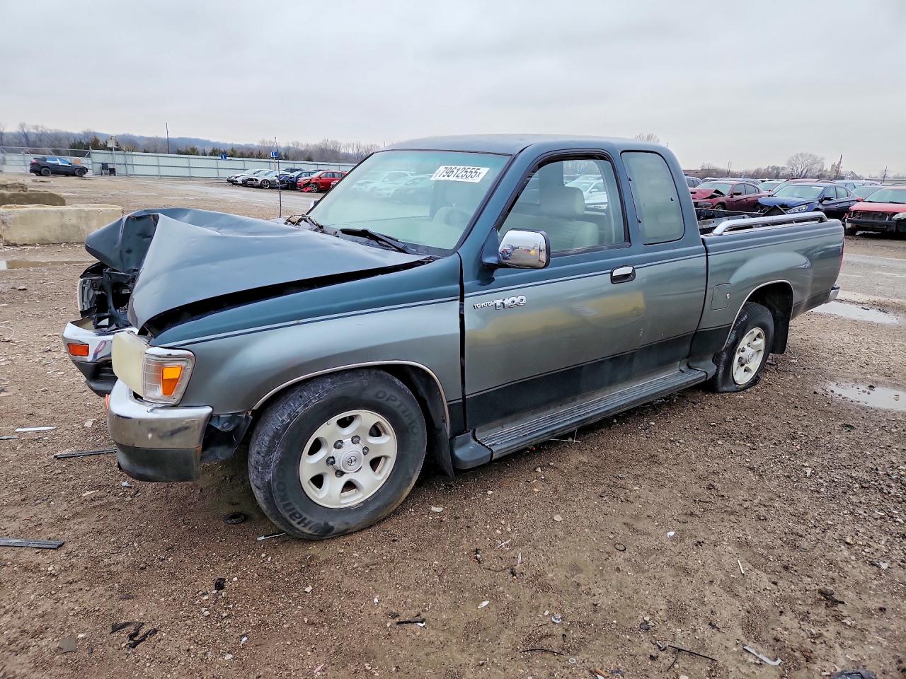 1995 Toyota T100 SR5, VIN JT4VD12F0S0014534 — Front end