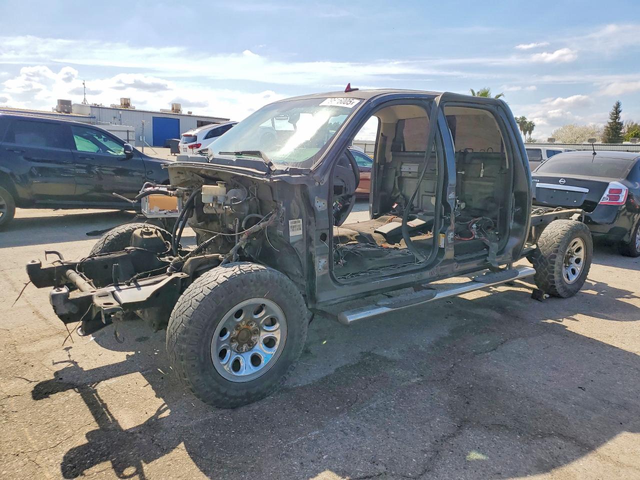 2007 Chevrolet Silverado 1500 1LT, VIN 2GCEC13C971576774 — Stripped