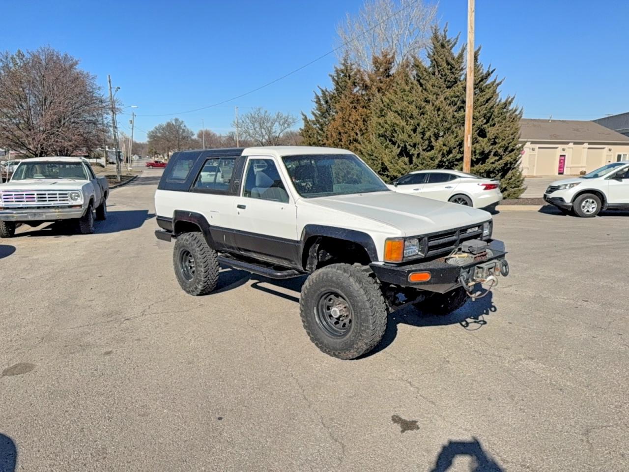 1988 Toyota 4Runner, VIN JT3VN66W1J0002906 — Minor dents and scratches
