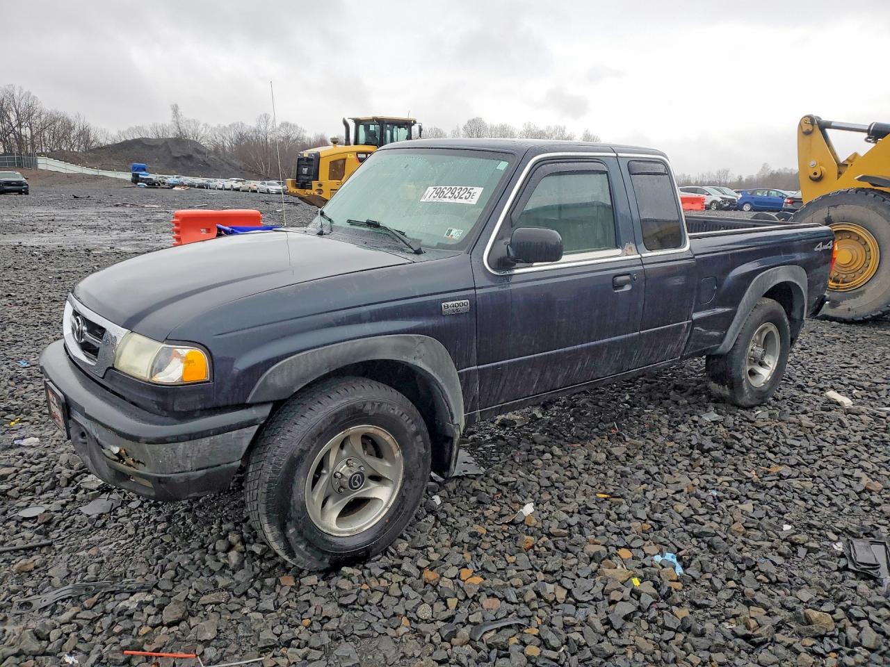 2002 Mazda B-Series SE, VIN 4F4ZR47E22TM09969 — Бок