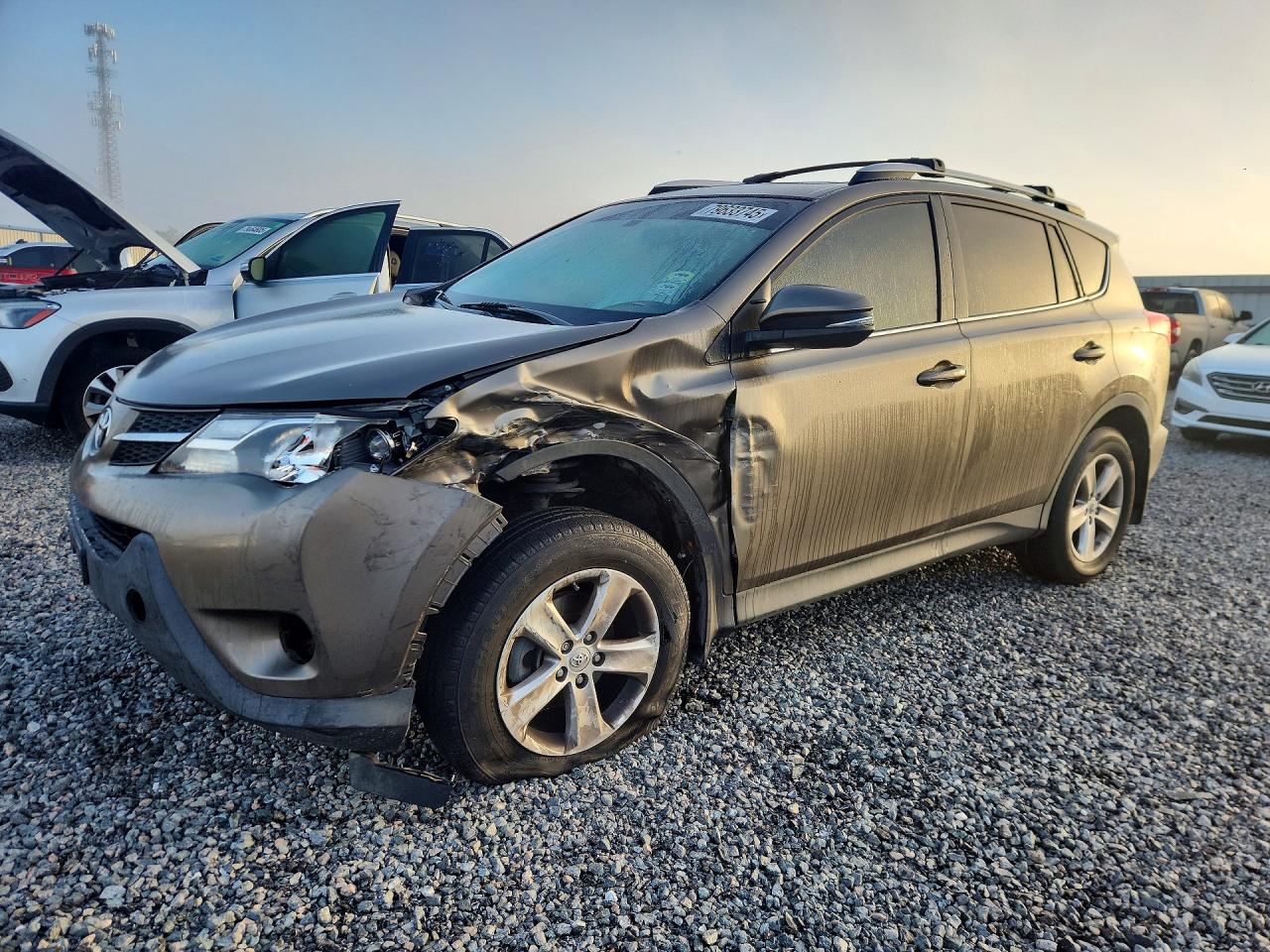 2014 Toyota RAV4 XLE, VIN JTMRFREV3ED088976 — Front end