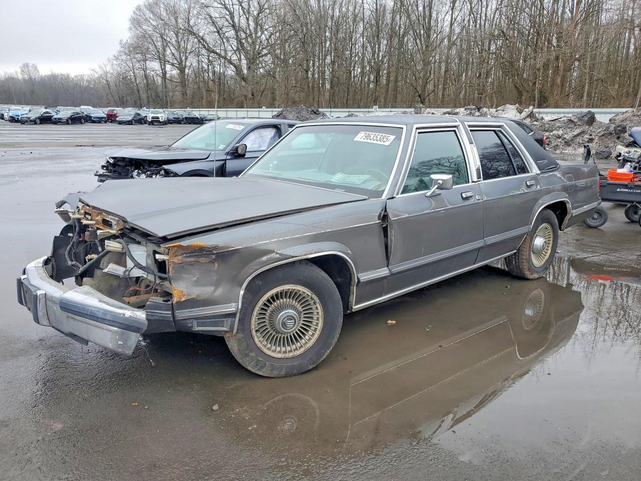 1991 Mercury Grand Marquis, VIN 2MECM75F3MX615140 — Front end