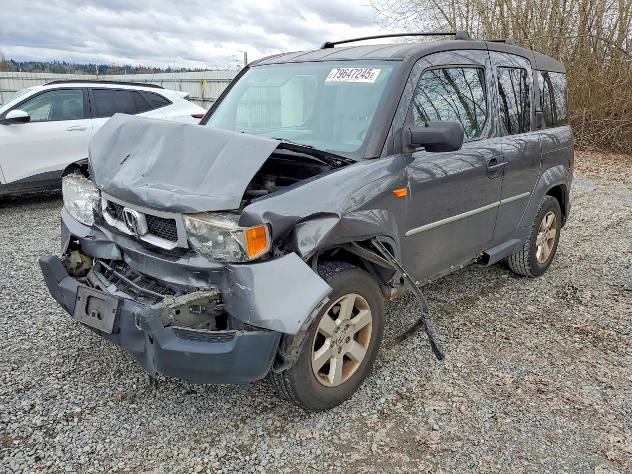 2011 Honda Element EX, VIN 5J6YH2H7XBL002746 — Front end