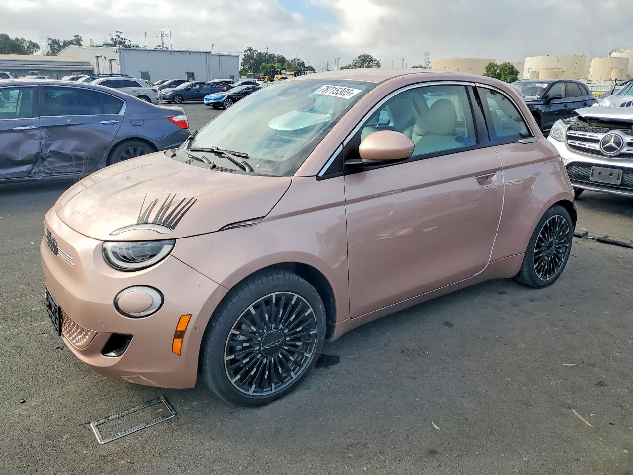 2024 FIAT 500e, VIN ZFAFFAC42RX208048 — Rear end