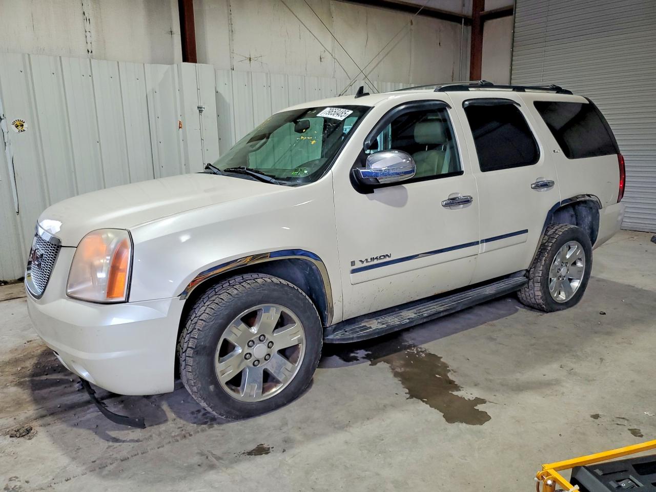 2009 GMC Yukon SLT 4SB, VIN 1GKFK33069R204400 — Rear end