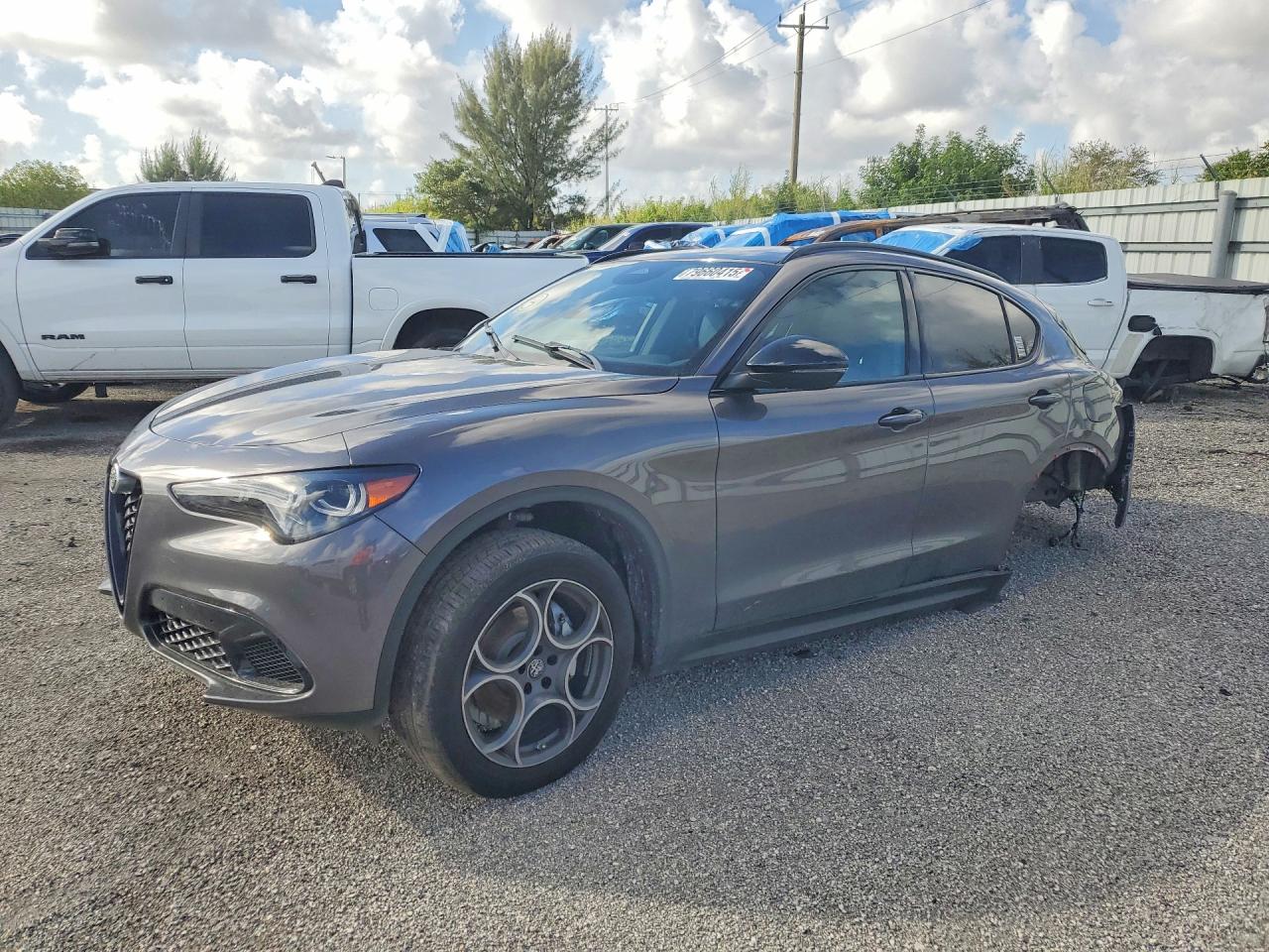 2025 Alfa Romeo Stelvio, VIN ZASPAKAN0S7E04483 — Side