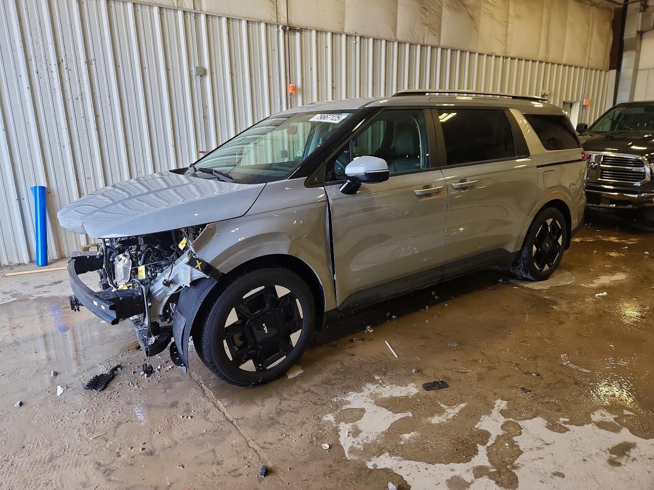 2026 Kia Carnival EX, VIN KNDNC5K32T6579818 — Front end