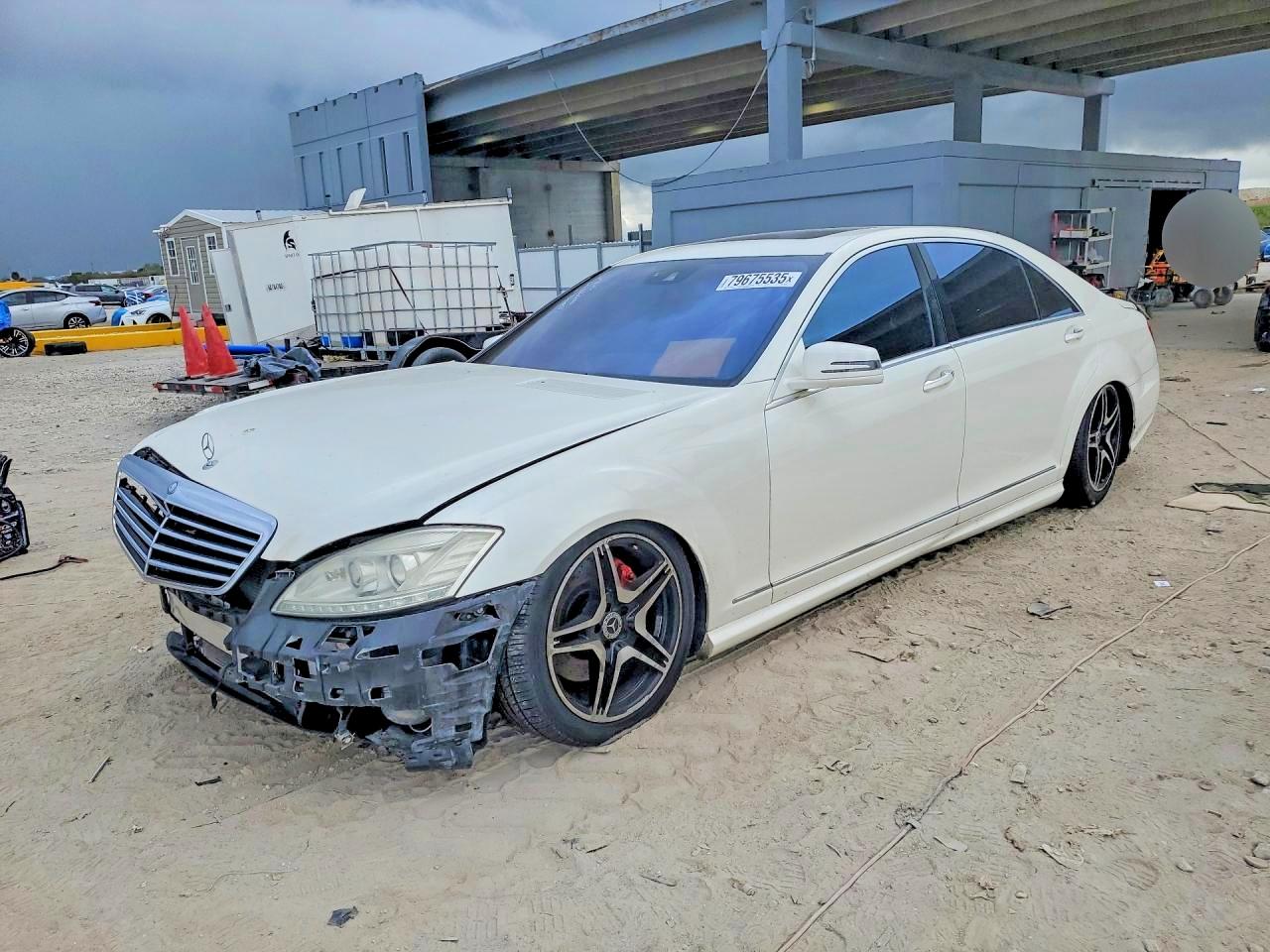 2010 Mercedes-Benz S 550, VIN WDDNG7BB0AA344857 — Front end