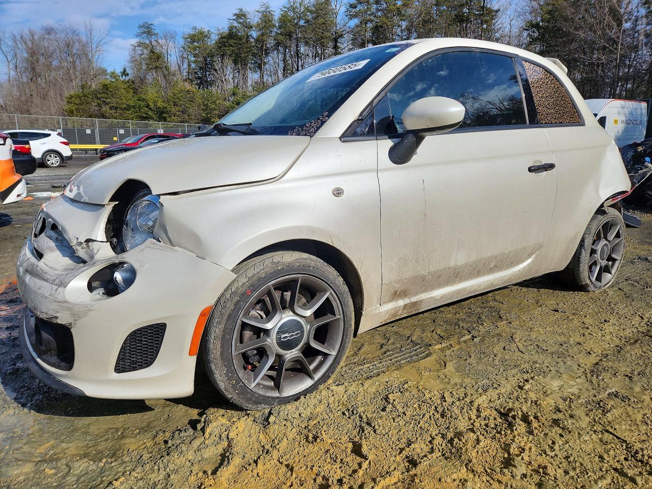 2019 FIAT 500 Pop, VIN 3C3CFFKH7KT680264 — Front end