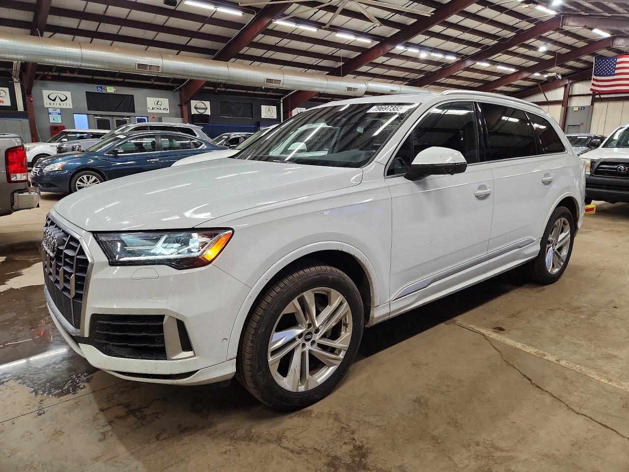 2021 Audi Q7 Premium, VIN WA1AXAF77MD025738 — Мелкие вмятины и царапины