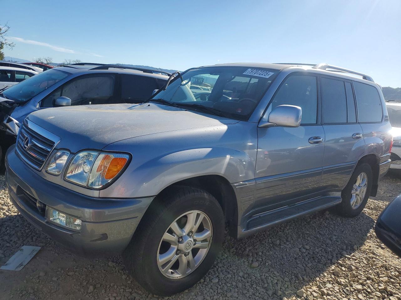 2004 Lexus LX 470, VIN JTJHT00W143541932 — Roof