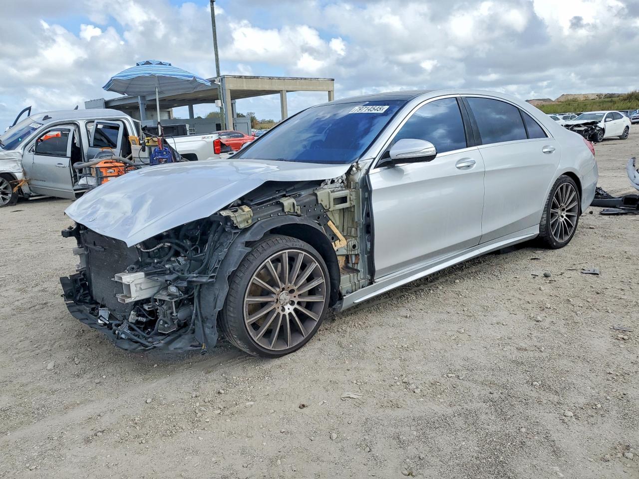 2015 Mercedes-Benz S 550, VIN WDDUG8CB4FA202213 — Front end
