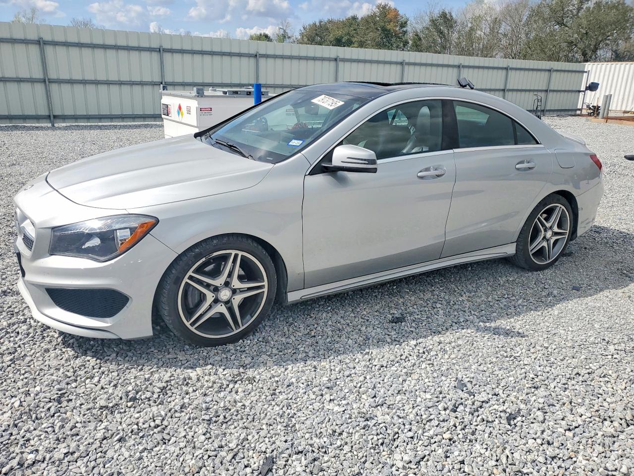 2015 Mercedes-Benz CLA 250, VIN WDDSJ4EBXFN226846 — Roof