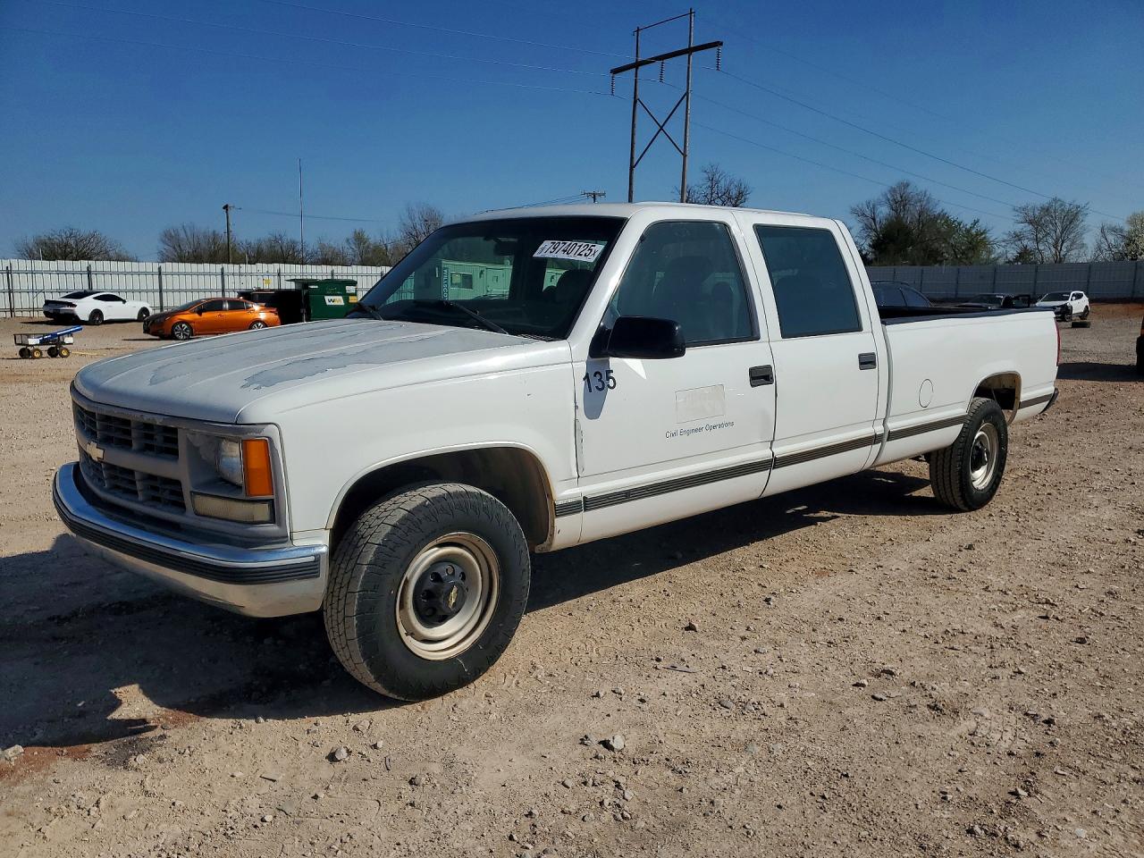 1999 Chevrolet Silverado 3500, VIN 1GCGC33RXXF086054 — Minor dents and scratches