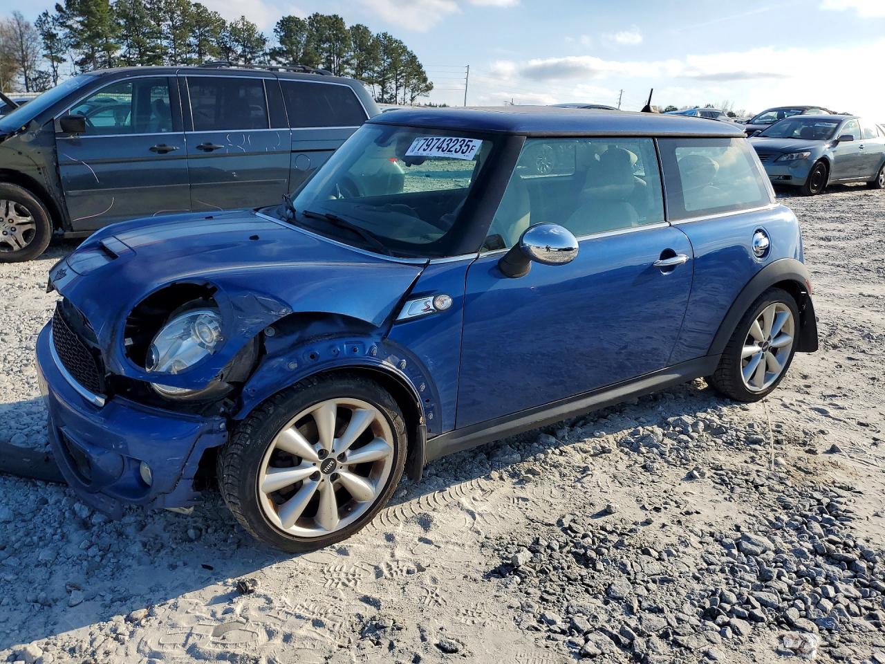 2013 MINI Hardtop S, VIN WMWSV3C5XDT393171 — Зад