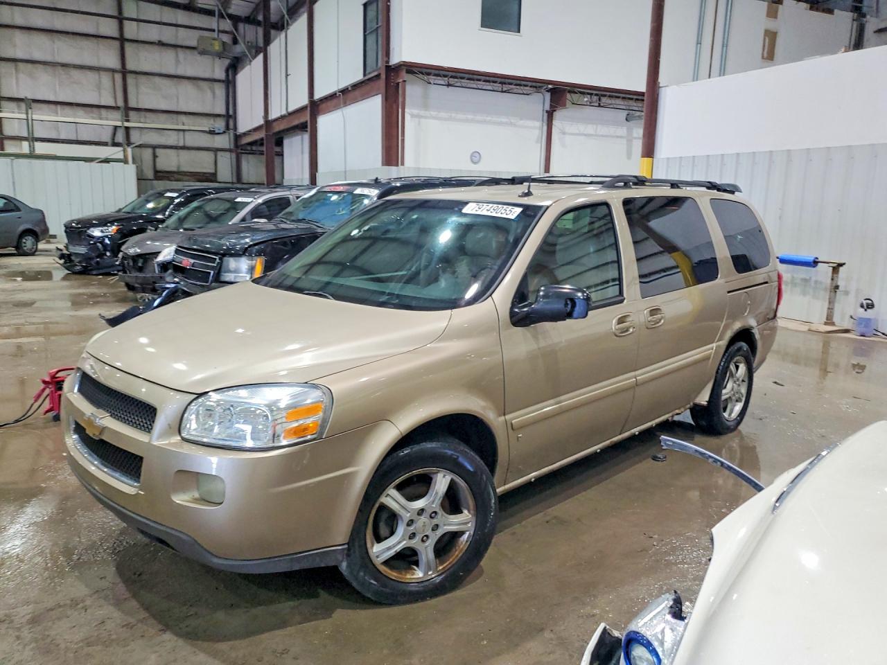 2006 Chevrolet Uplander 2LT, VIN 1GNDV33L86D135228 — Side