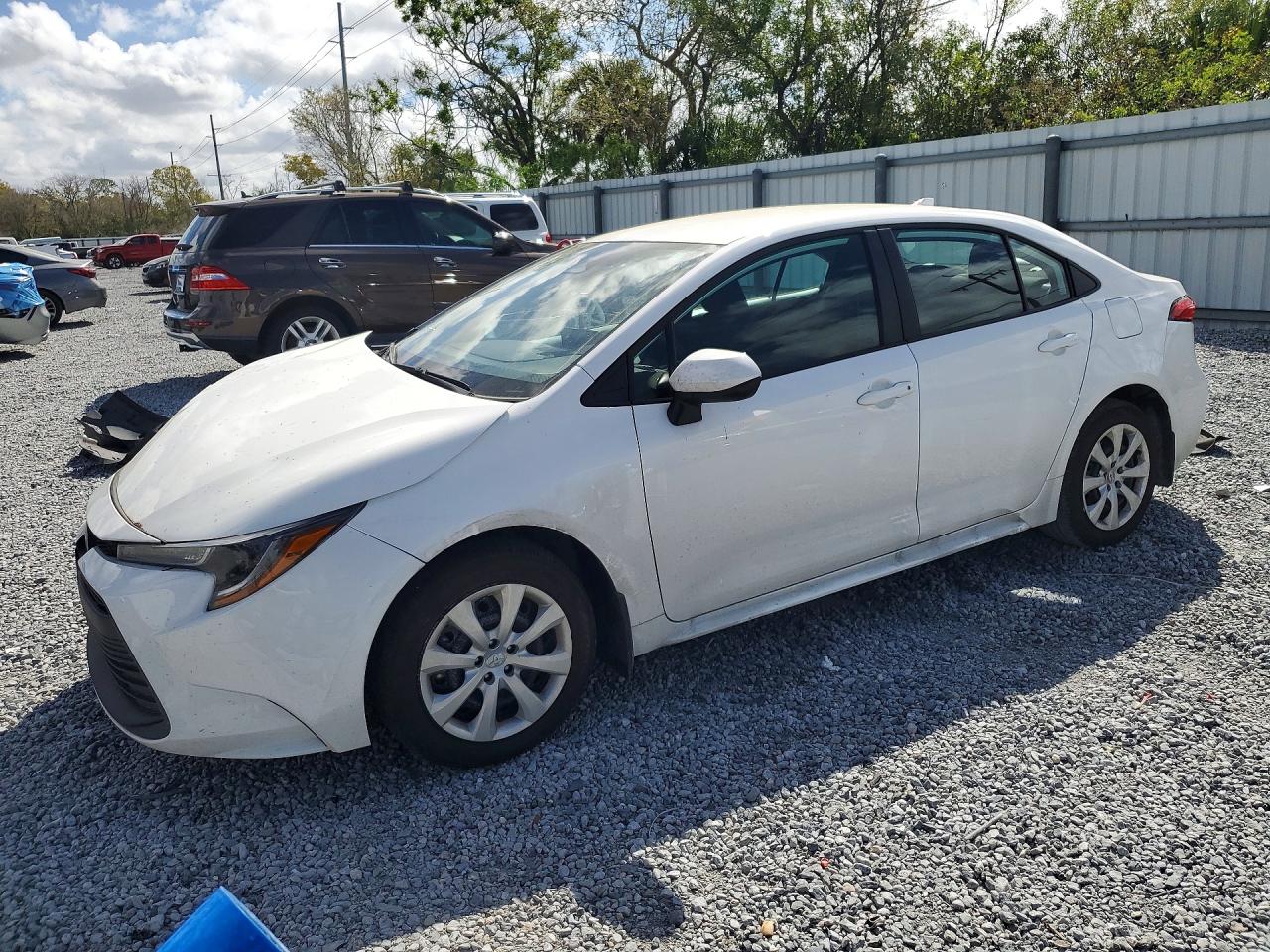 2025 Toyota Corolla LE, VIN 5YFB4MDE1SP344083 — Front end