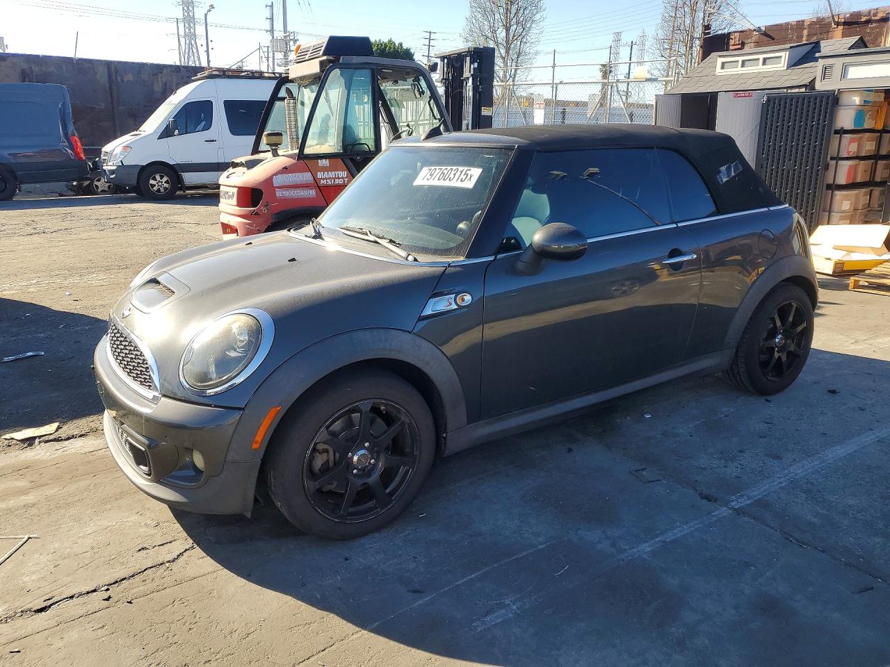 2012 MINI Convertible S, VIN WMWZP3C51CT250438 — Механическое