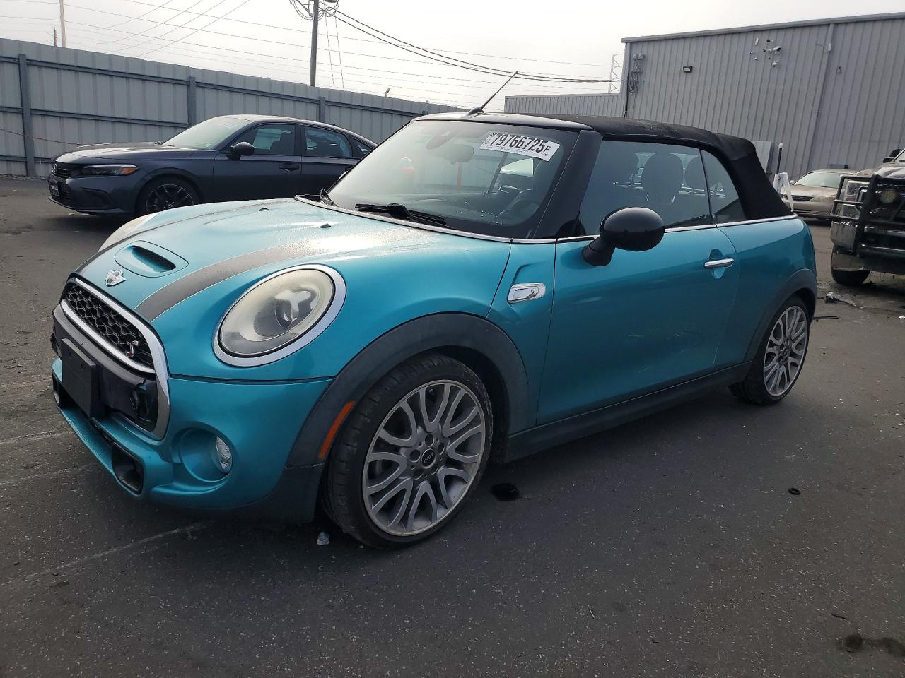 2016 MINI Convertible S, VIN WMWWG9C50G3C21916 — Перед