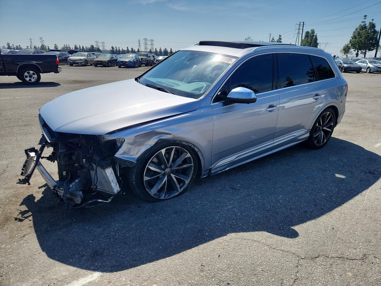 2020 Audi SQ7 Premium Plus, VIN WA1AWAF7XLD013276 — Front end
