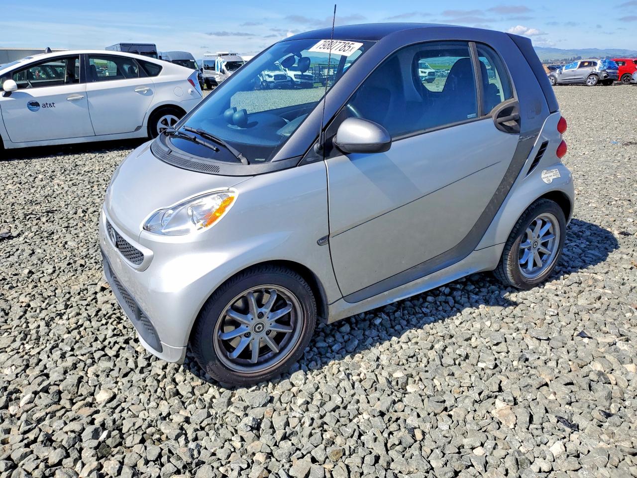 2016 Smart fortwo Passion, VIN WMEEJ9AA7GK845359 — Зад