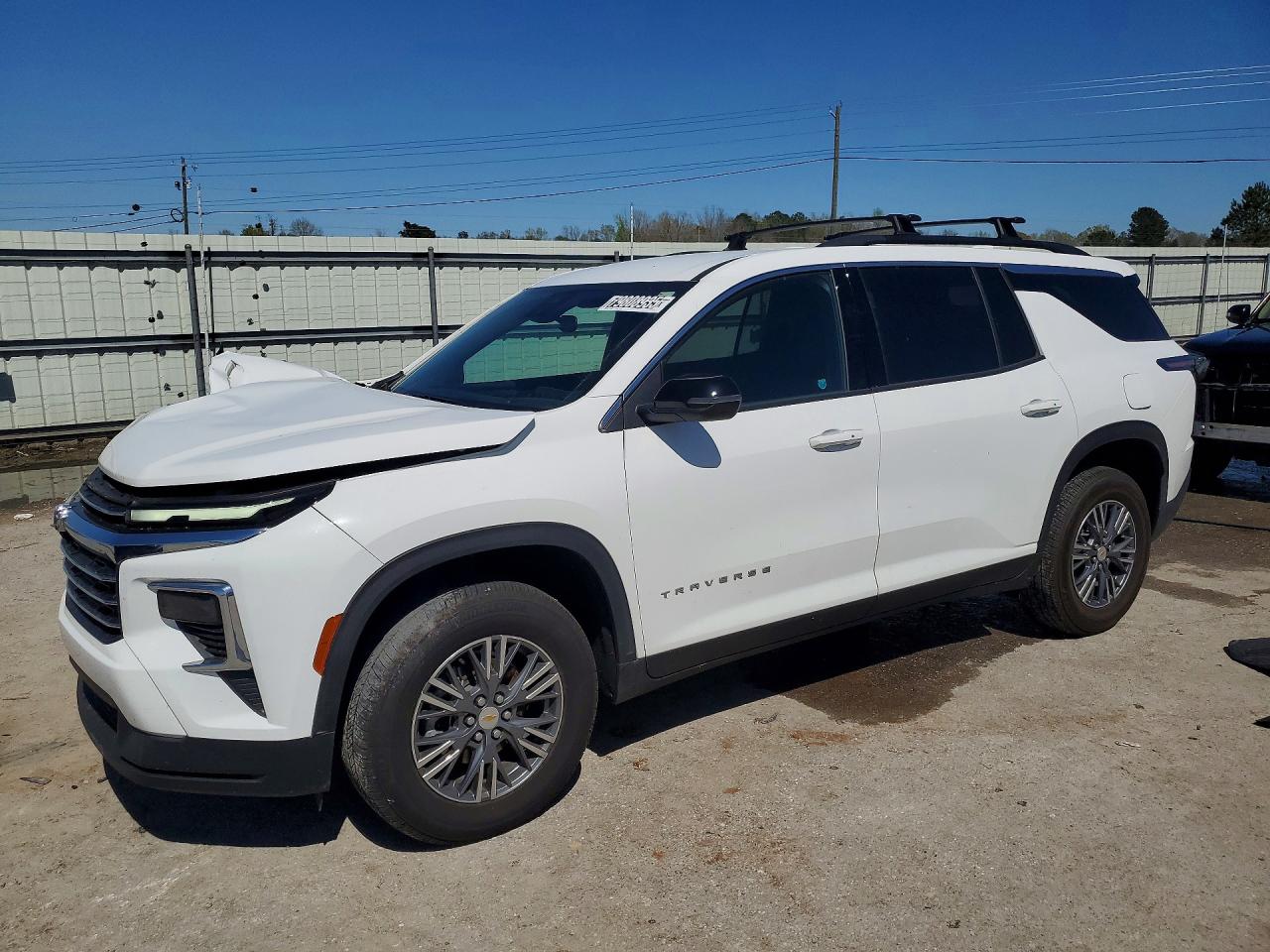 2025 Chevrolet Traverse AWD LT, VIN 1GNEVGRS3SJ275175 — Front end