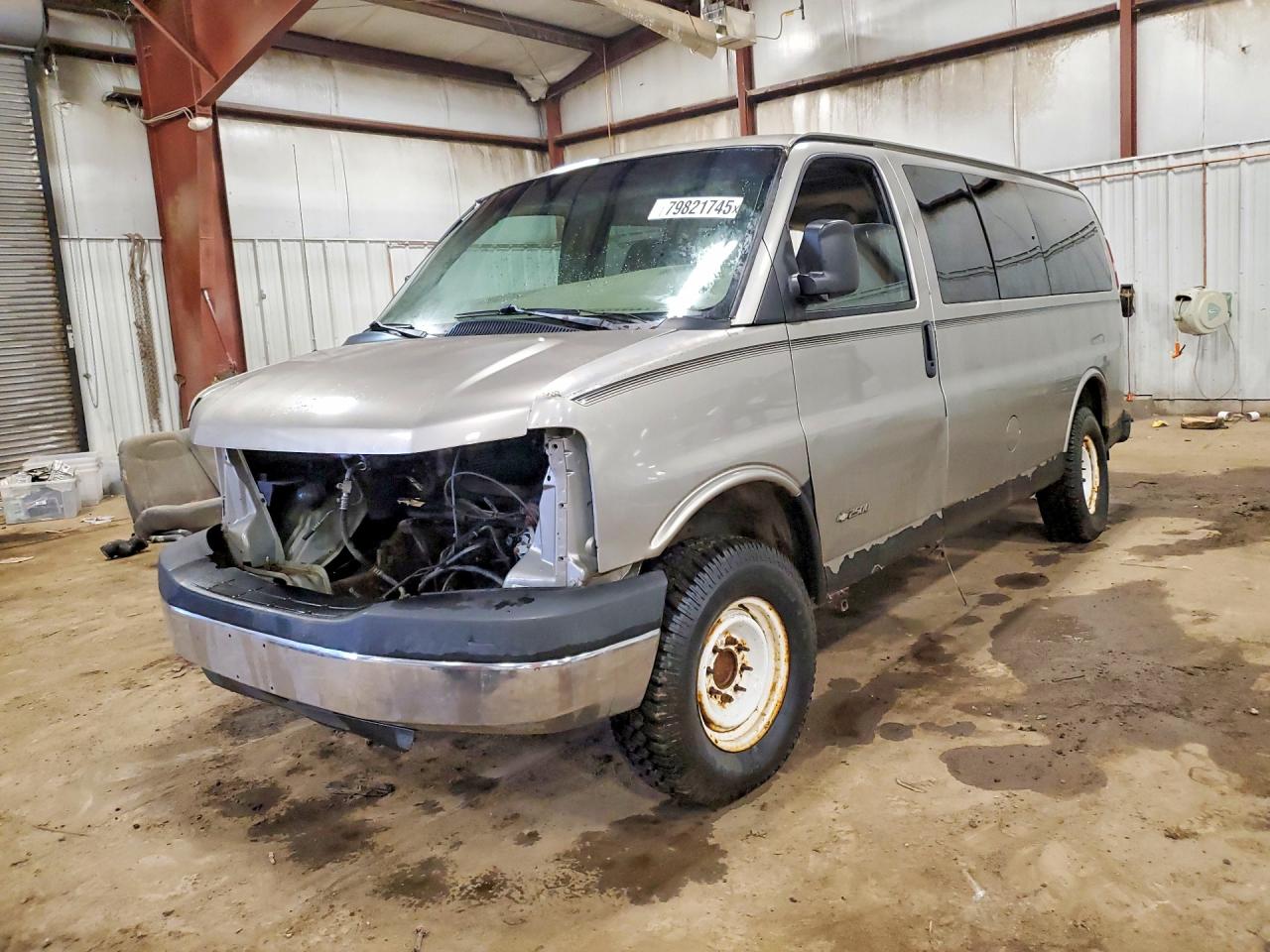 2003 Chevrolet Express G2500, VIN 1GAGG25U931130061 — Rear end