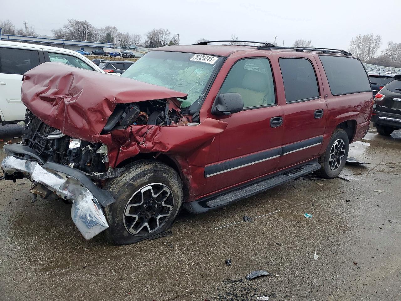 2001 Chevrolet Suburban LS, VIN 1GNEC16T71J281978 — Front end