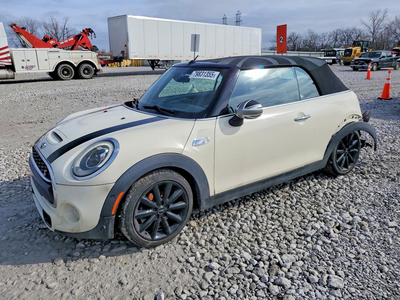 2018 MINI Convertible Cooper S, VIN WMWWG9C50J3C82478 — Зад
