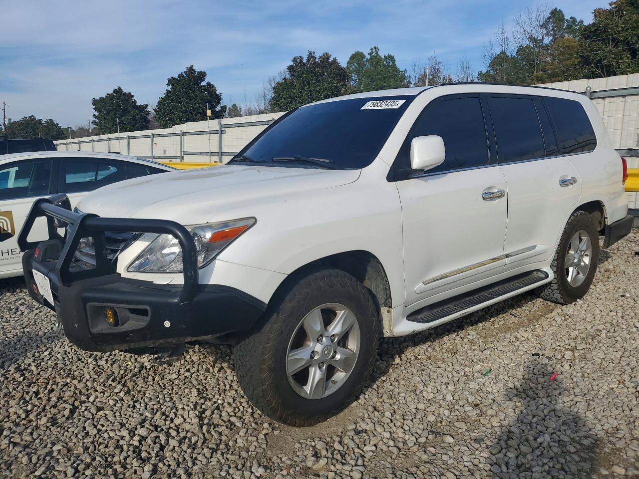 2010 Lexus LX 570, VIN JTJHY7AX1A4042524 — Мелкие вмятины и царапины
