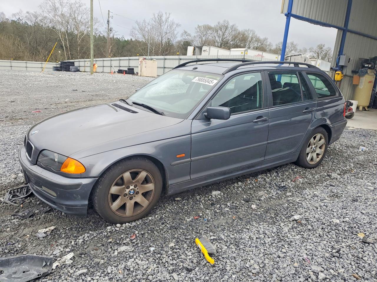 2013 BMW 3 Series 323i, VIN WBAAR3349YJM02855 — Normal wear
