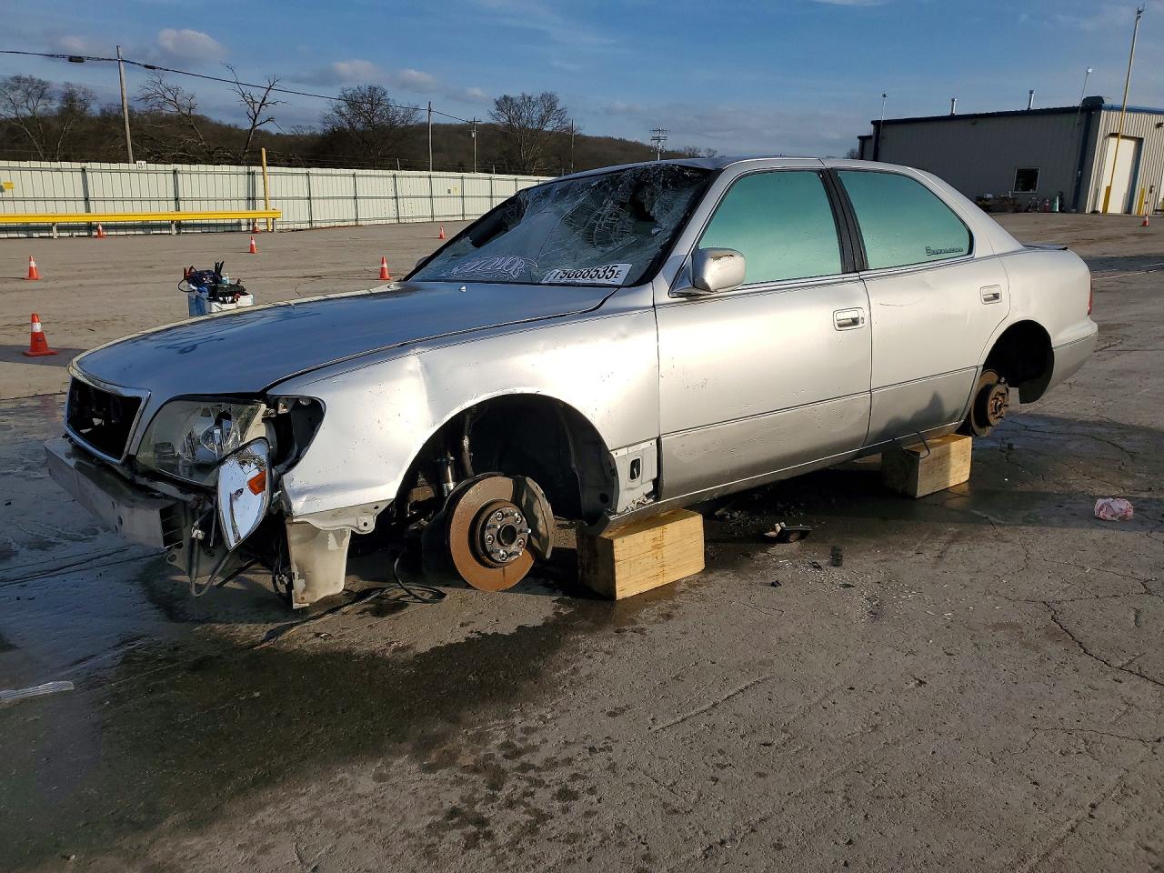 1999 Lexus LS 400, VIN JT8BH28FXX0159896 — Vandalism
