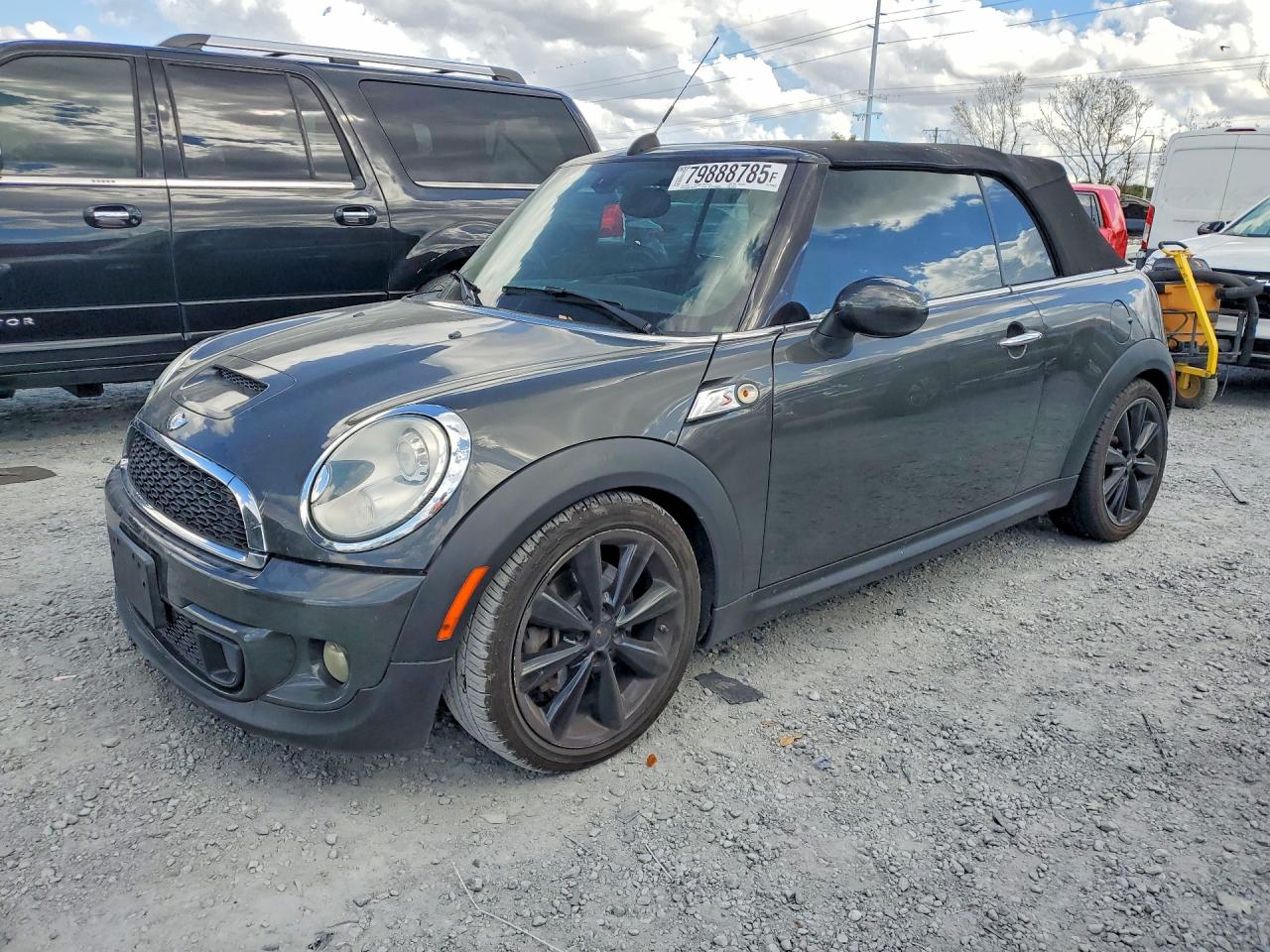 2015 MINI Convertible S, VIN WMWZP3C53F2A91239 — Зад