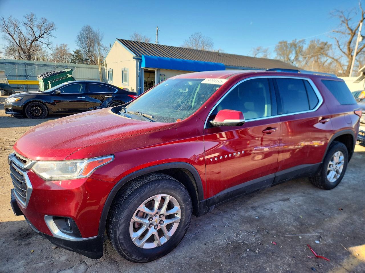 2018 Chevrolet Traverse LT Cloth, VIN 1GNEVGKW3JJ242656 — Front end