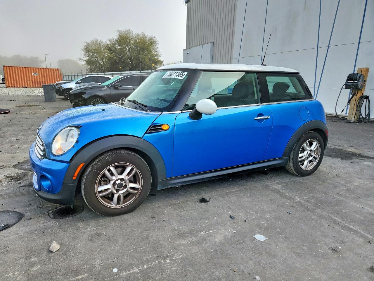 2012 MINI Hardtop, VIN WMWSU3C57CT366981 — Зад