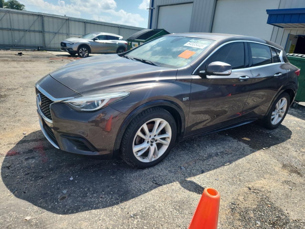 2018 Infiniti QX30 Premium, VIN SJKCH5CP9JA050965 — Side