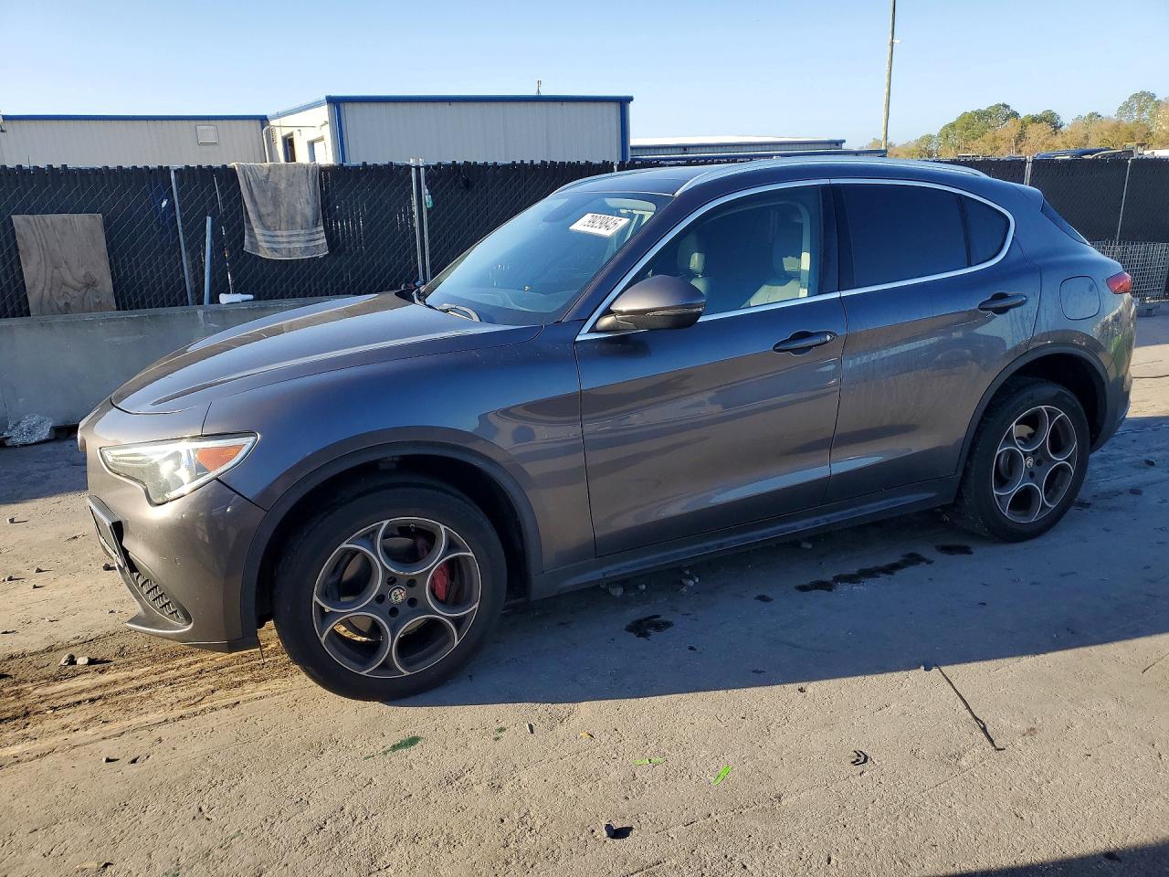 2018 Alfa Romeo Stelvio Ti, VIN ZASFAKBNXJ7B69423 — Minor dents and scratches