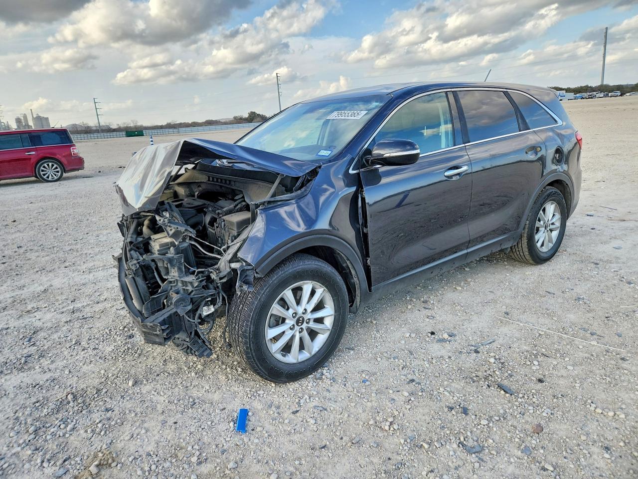 2019 Kia Sorento LX, VIN 5XYPG4A33KG516909 — Front end