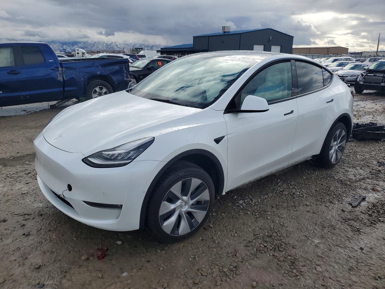 2021 Tesla Model Y Long Range, VIN 5YJYGAEE6MF282158 — Undercarriage