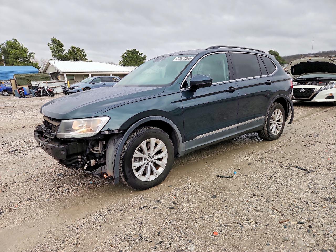 2018 Volkswagen Tiguan SEL, VIN 3VV3B7AX1JM007938 — Rear end