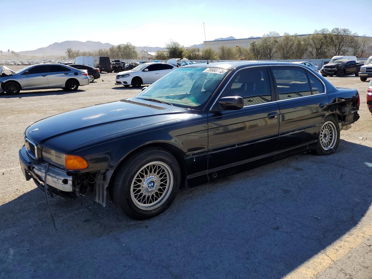 1997 BMW 7 Series 740iL, VIN WBAGJ8328VDM03762 — Перед