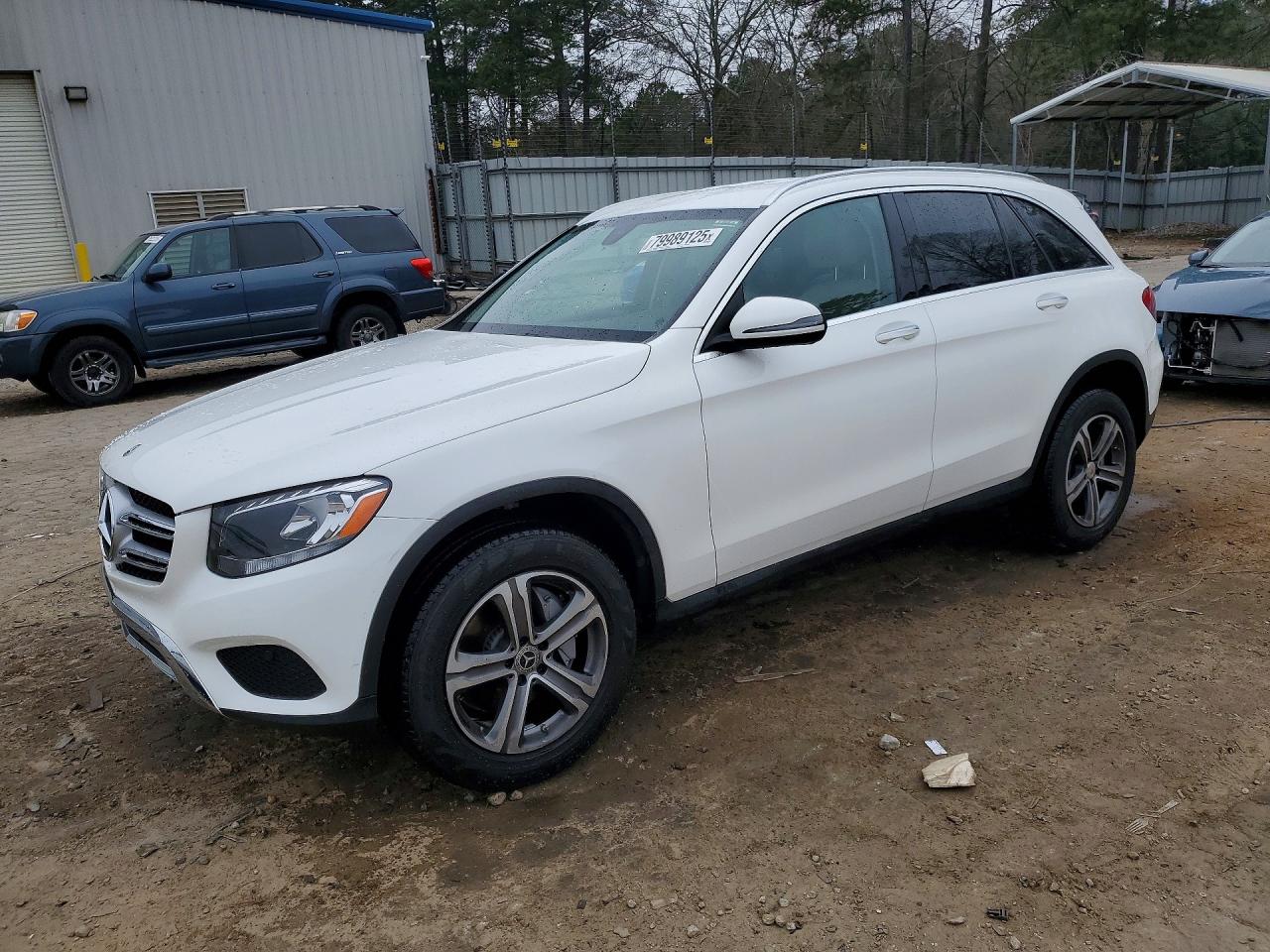 2019 Mercedes-Benz GLC 300, VIN WDC0G4JB8KV136251 — Rear end