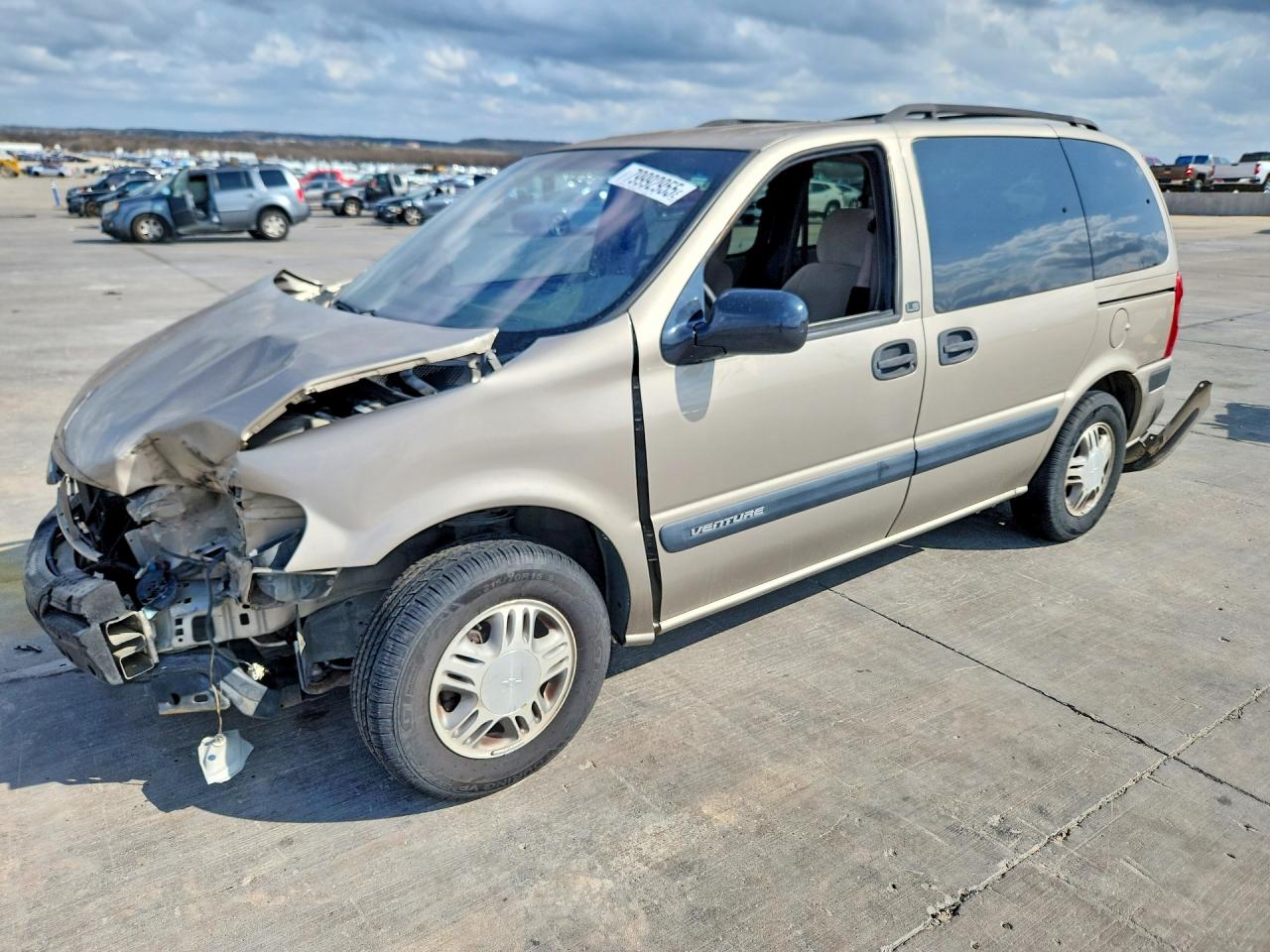 2000 Chevrolet Venture LS 1SC, VIN 1GNDU03E8YD328419 — Front end
