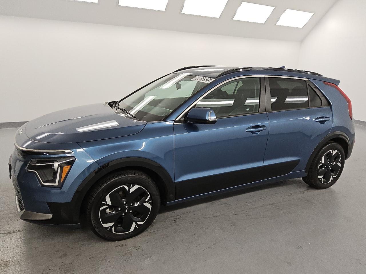 2023 Kia Niro Wind, VIN KNDCR3L12P5028033 — Side
